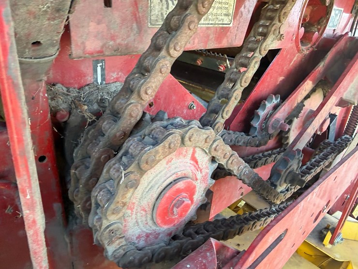 2014-new-holland-br7060-image-65