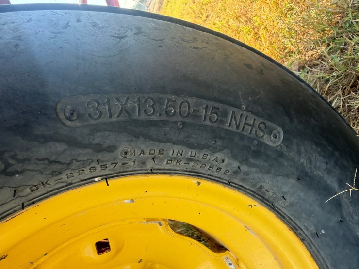 2014-new-holland-br7060-image-5