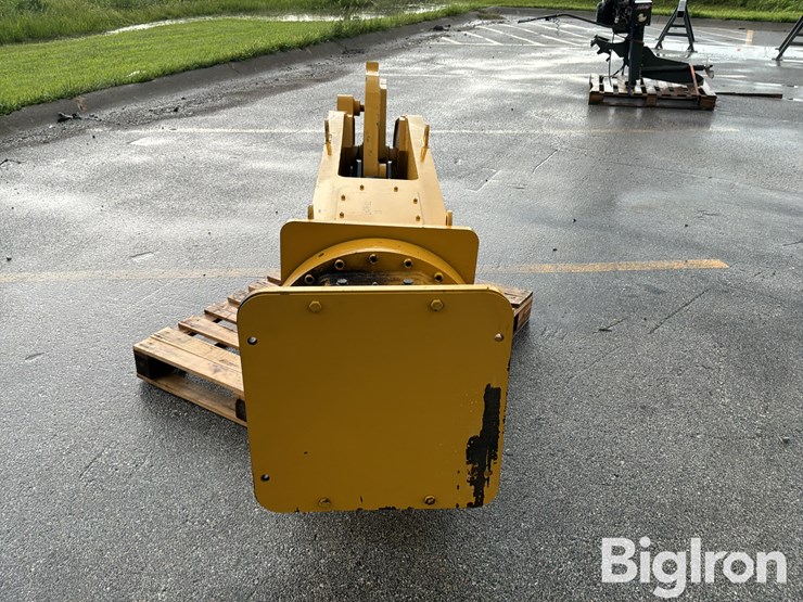 2025-massey-ferguson-730-image-6