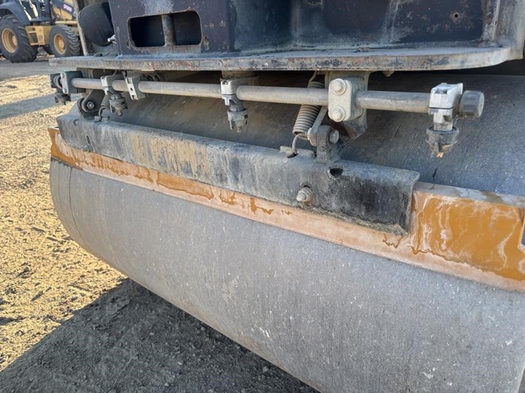 2006-caterpillar-cb-224e-image-15