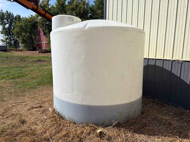 poly-tank-image-1
