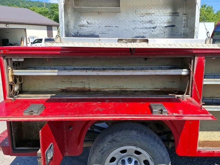 2015-chevrolet-3500-image-26