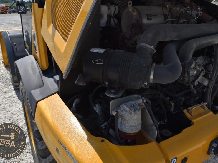 2024-deere-204-g-tier-image-33