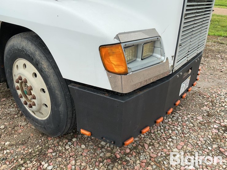 1992-freightliner-fld120-image-13