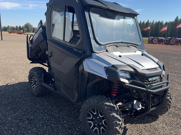 2017-honda-pioneer-700-image-2