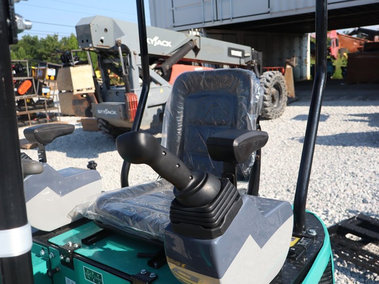 #1369-•-mini-excavator---kv16r-image-11