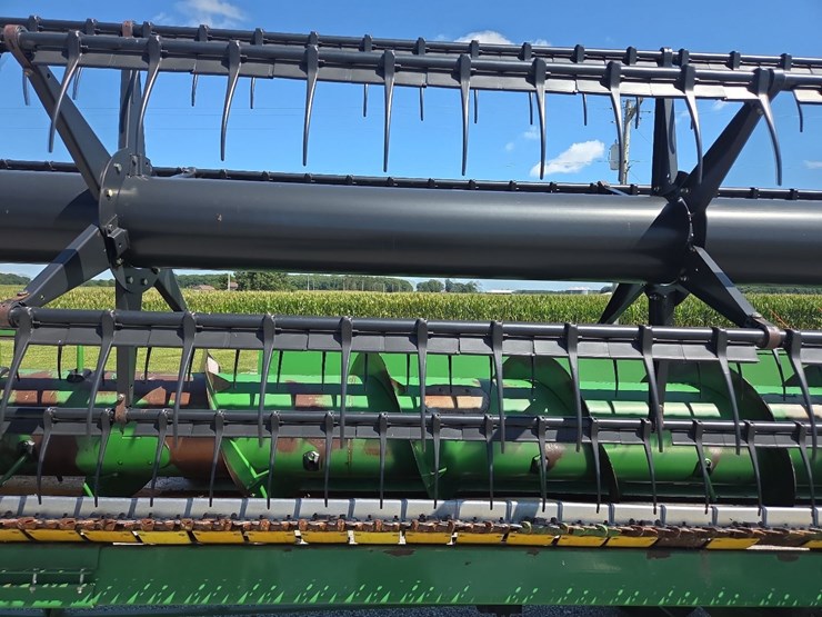 john-deere-635f-image-9