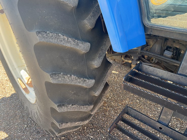 new-holland-tm125-image-11