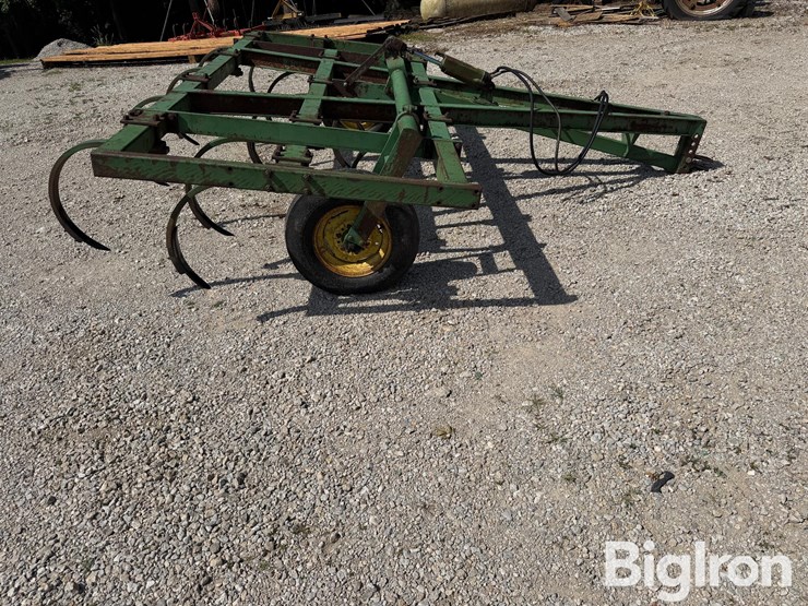 john-deere-100-image-4