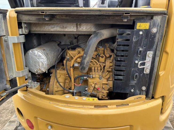 2015-caterpillar-303e-hydraulic-excavator-image-45