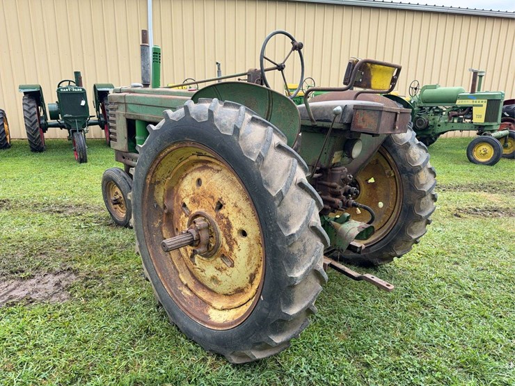 john-deere-b-image-3