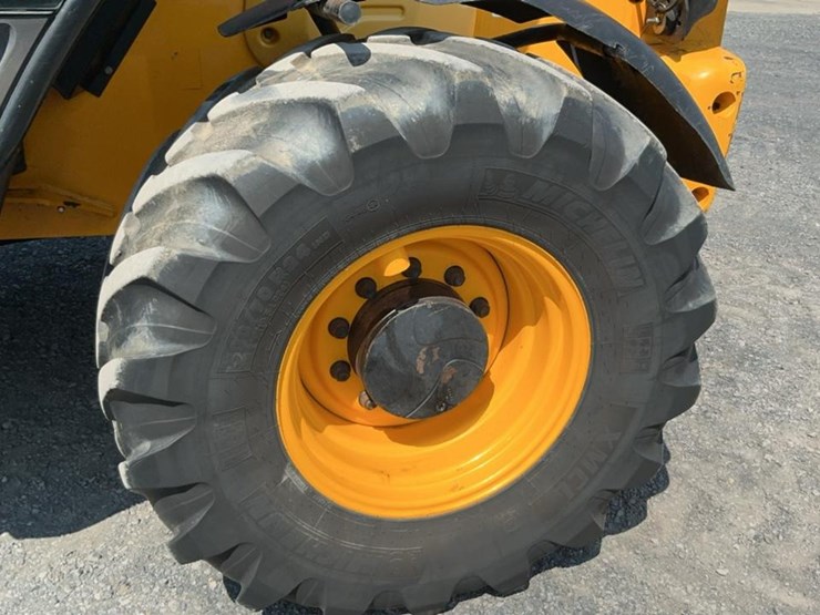 2012-jcb-550-image-65