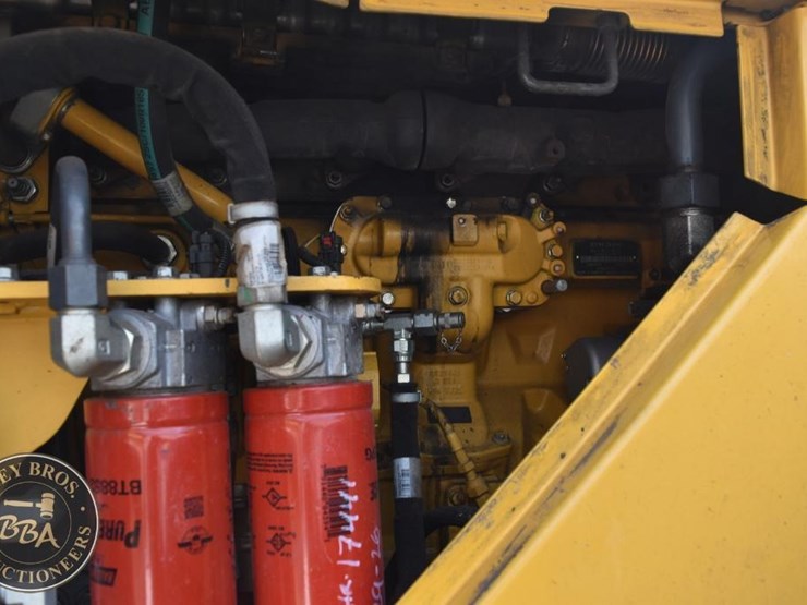 2019-deere-744kii-image-40