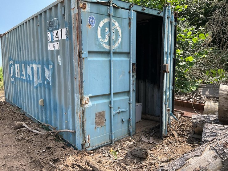 #174-•-8’-x-20’-storage-container-image-4