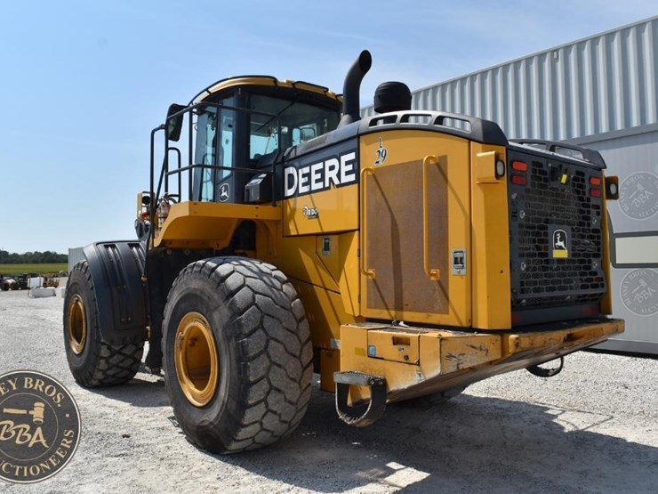 2019-deere-744kii-image-5