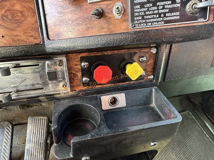2000-kenworth-t800-image-43