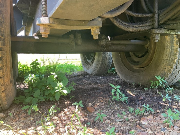 2013-deere-437d-image-53