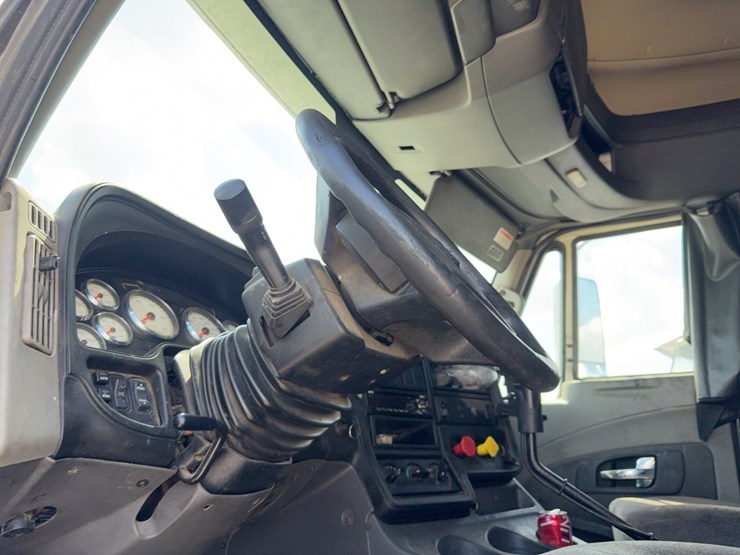 2015-international-prostar-image-61