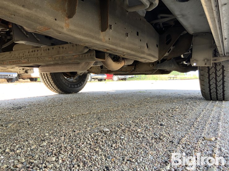 2010-chevrolet-express-g3500-image-16