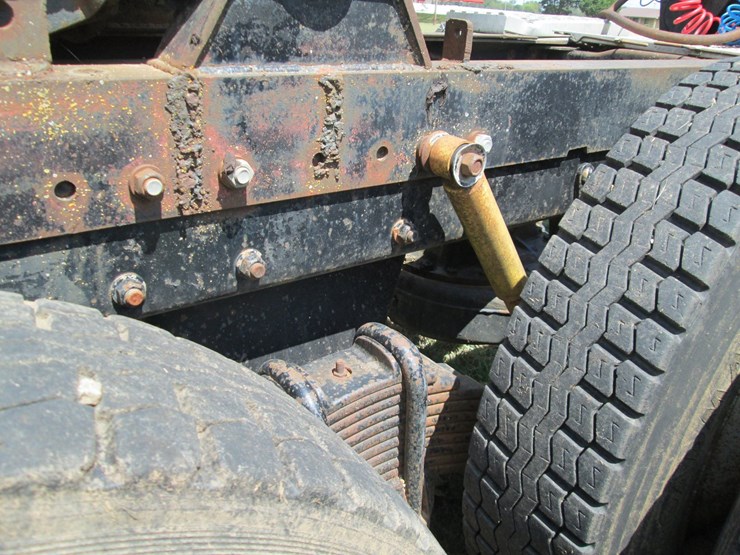1993-mack-rd688s-image-10