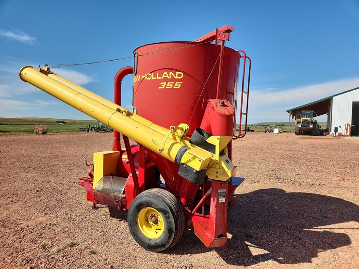 new-holland-355-image-10