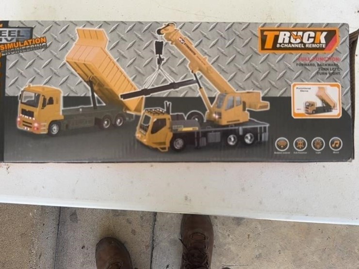 remote-control-toy-crane-new-in-box-image-3