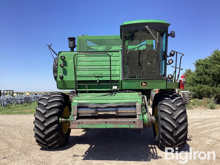 1985-john-deere-8820-titan-ii-image-2