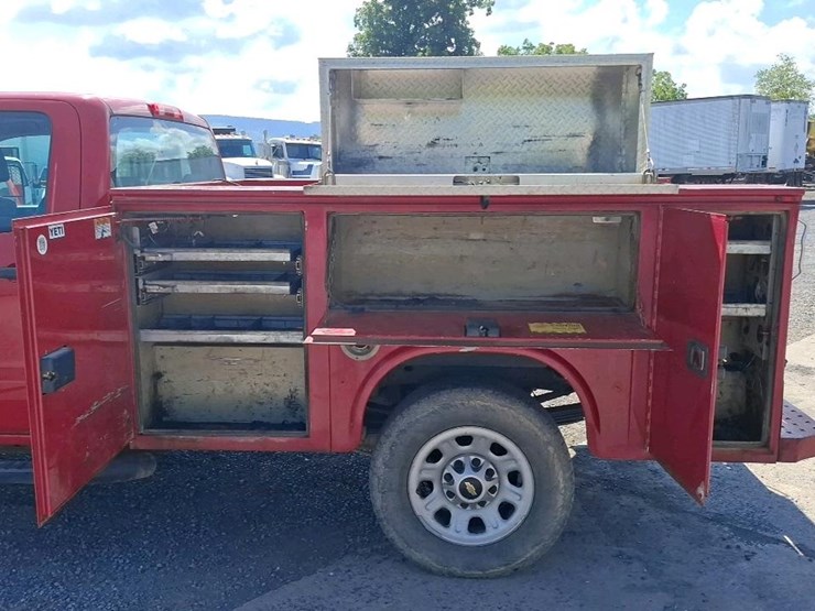 2015-chevrolet-3500-image-21