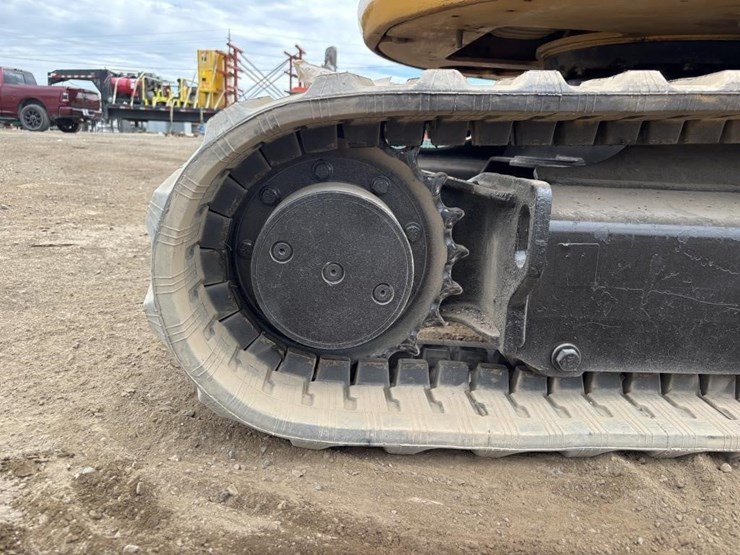 2015-caterpillar-303e-hydraulic-excavator-image-21