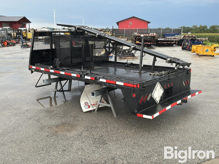 2023-massey-ferguson-730-image-7