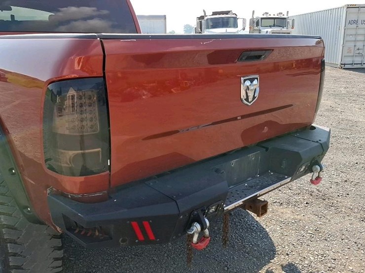 2013-dodge-2500-image-19