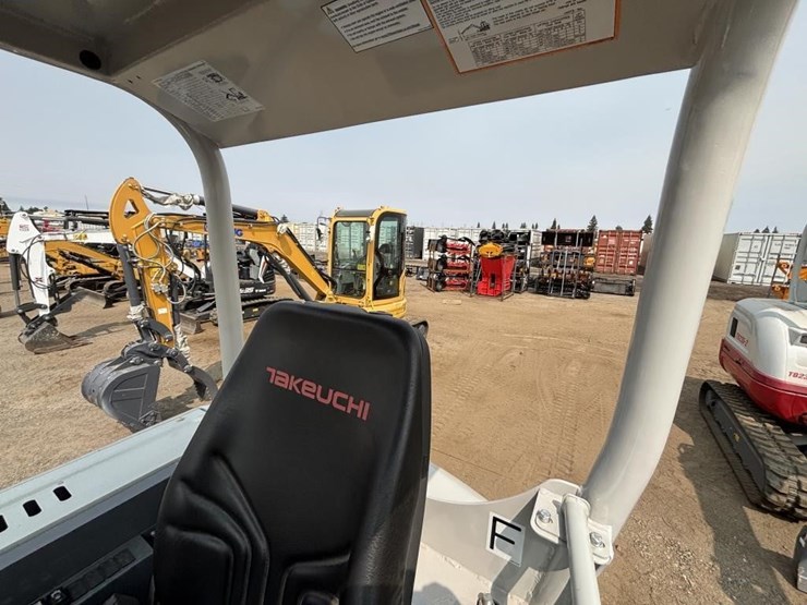 2026-takeuchi-tb235-2-image-38