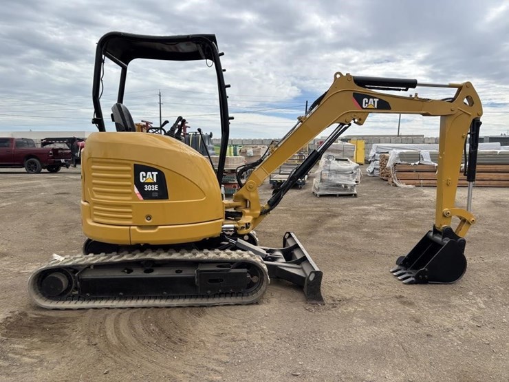 2015-caterpillar-303e-hydraulic-excavator-image-7
