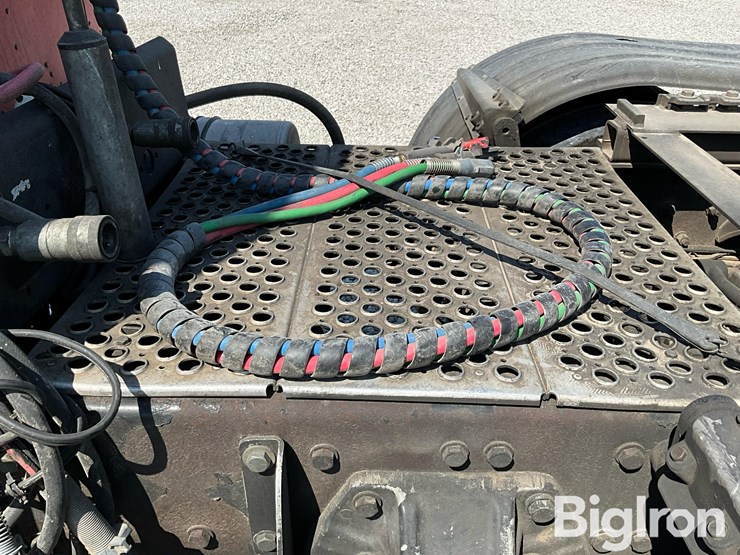 2012-kenworth-t660-image-16
