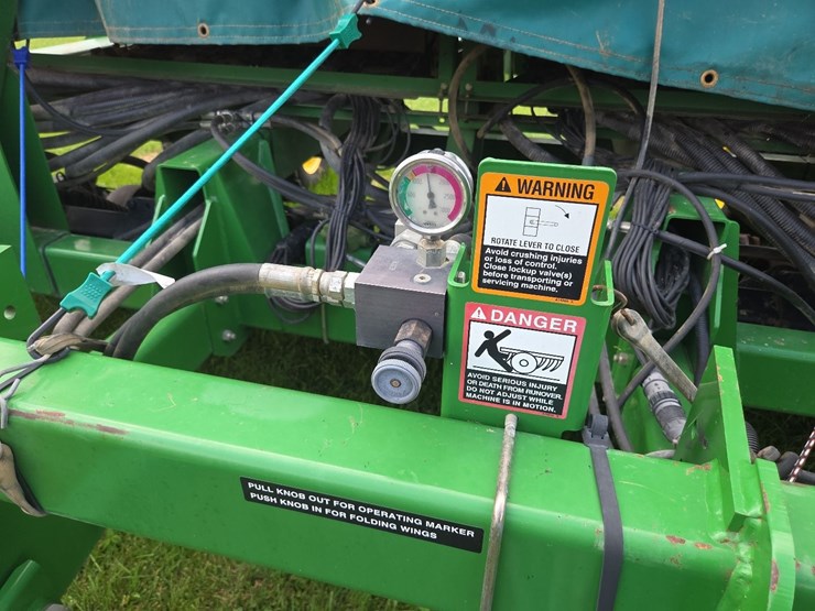 john-deere-1690-image-46