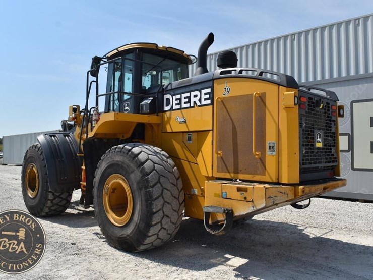 2019-deere-744kii-image-4