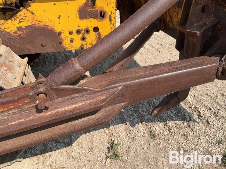 1947-caterpillar-d8-image-14