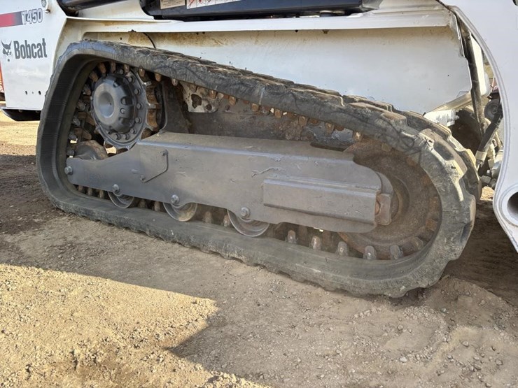 2020-bobcat-t450-image-19