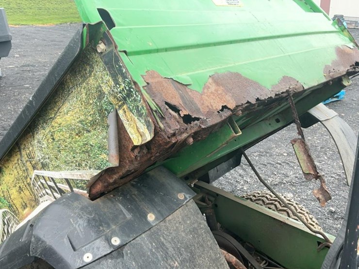 john-deere-gator-image-47