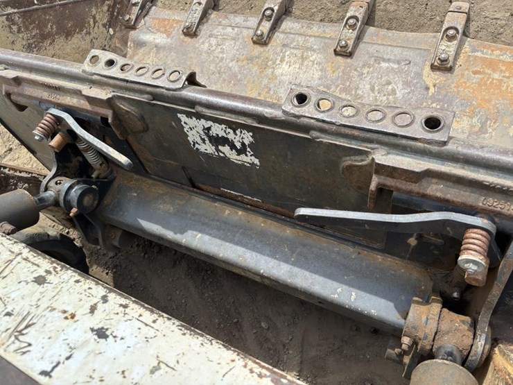 2007-bobcat-t190-image-13