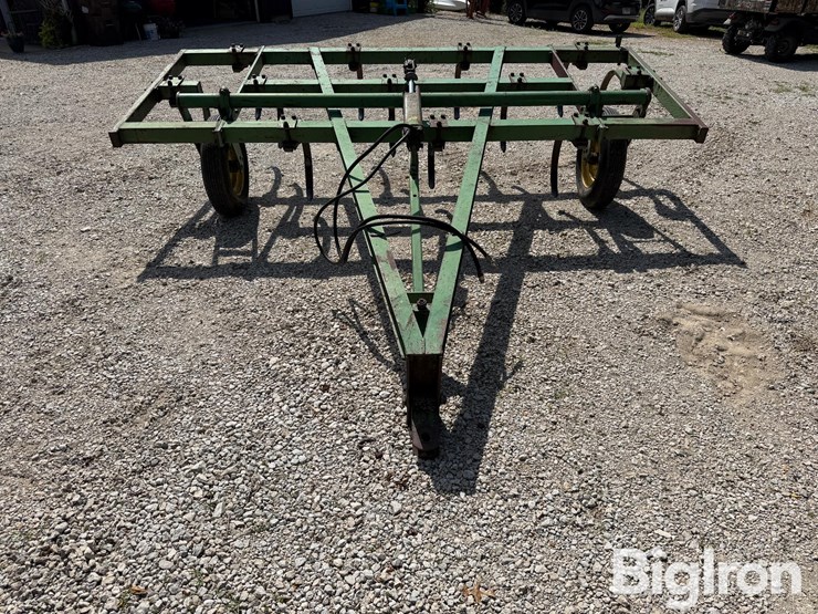 john-deere-100-image-2