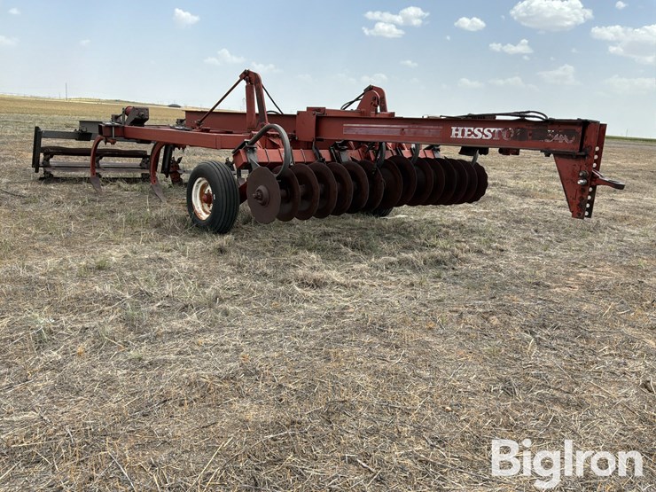 hesston-2540-image-3