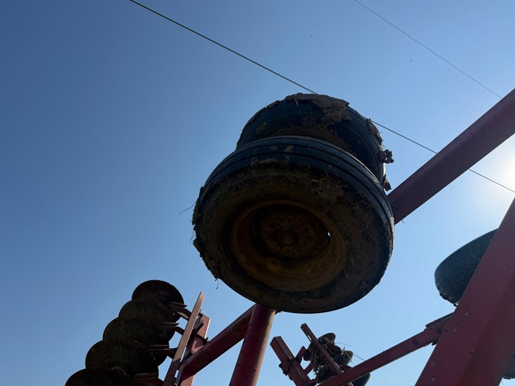 massey-ferguson-820-image-10