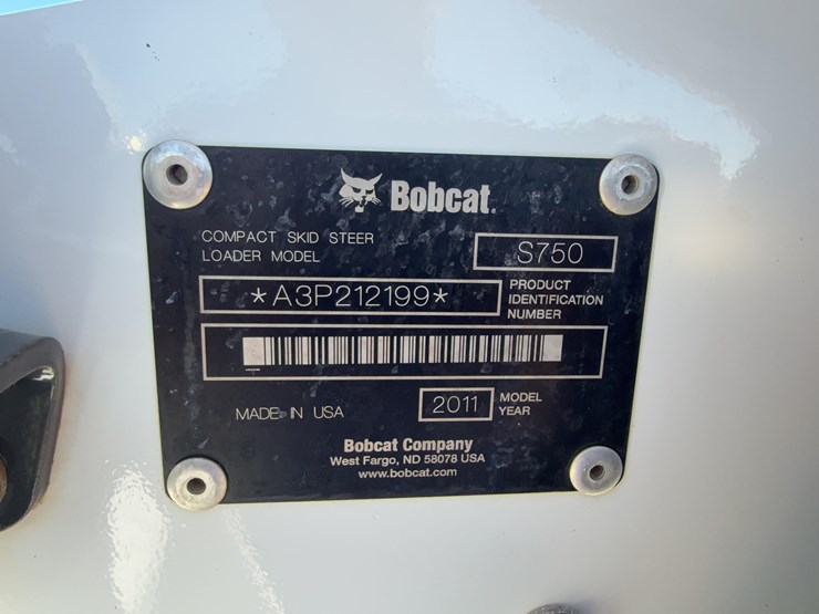 2011-bobcat-s750-image-25