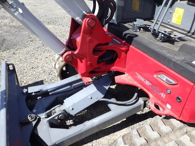 takeuchi-tb335r-image-13
