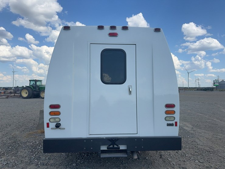 2006-ford-e450-image-5