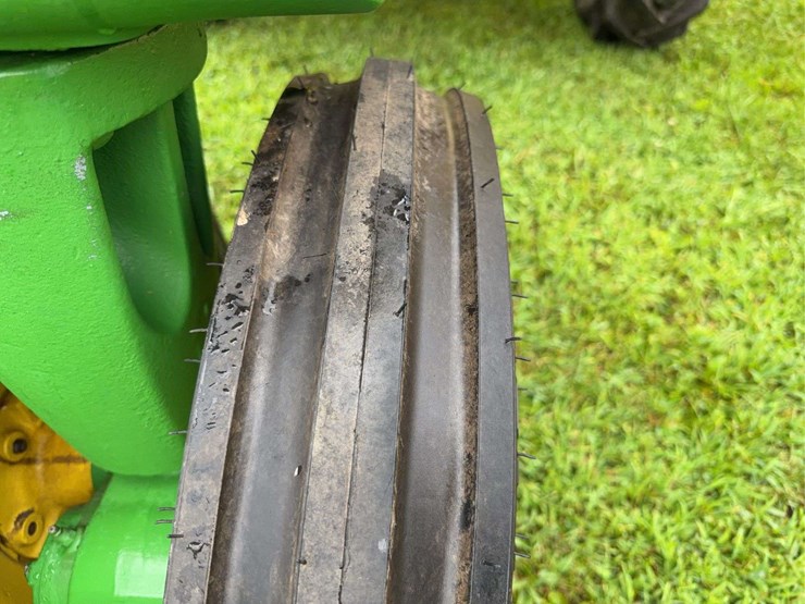 john-deere-520-image-13