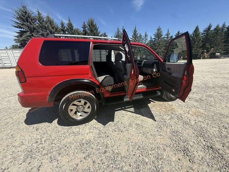 2001-mitsubishi-montero-sport-image-32