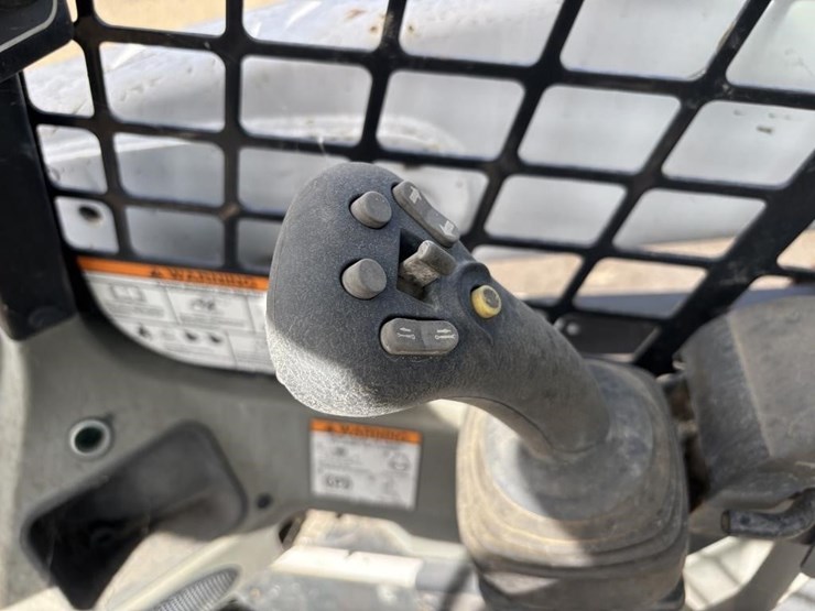 2016-bobcat-s590-image-16