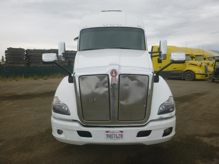 2020-kenworth-t680-image-8